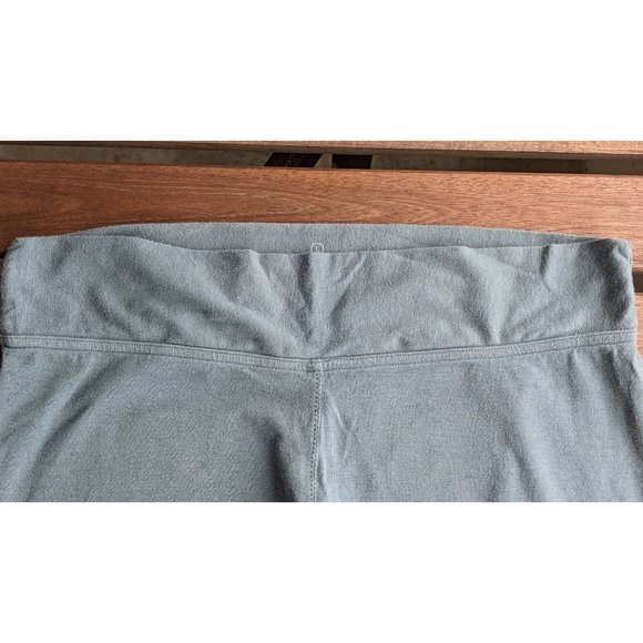 Stylish Blue Ruffle Hem Cropped Pants - Picture 5 of 11